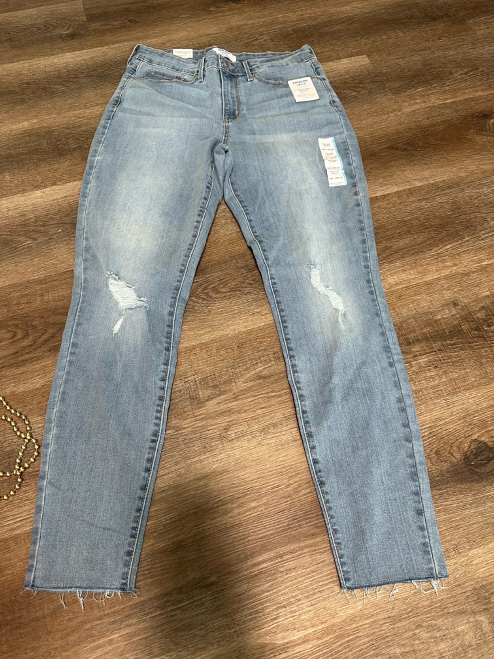 NEW Denizen by Levi’s high rise skinny distressed jeans size 10
